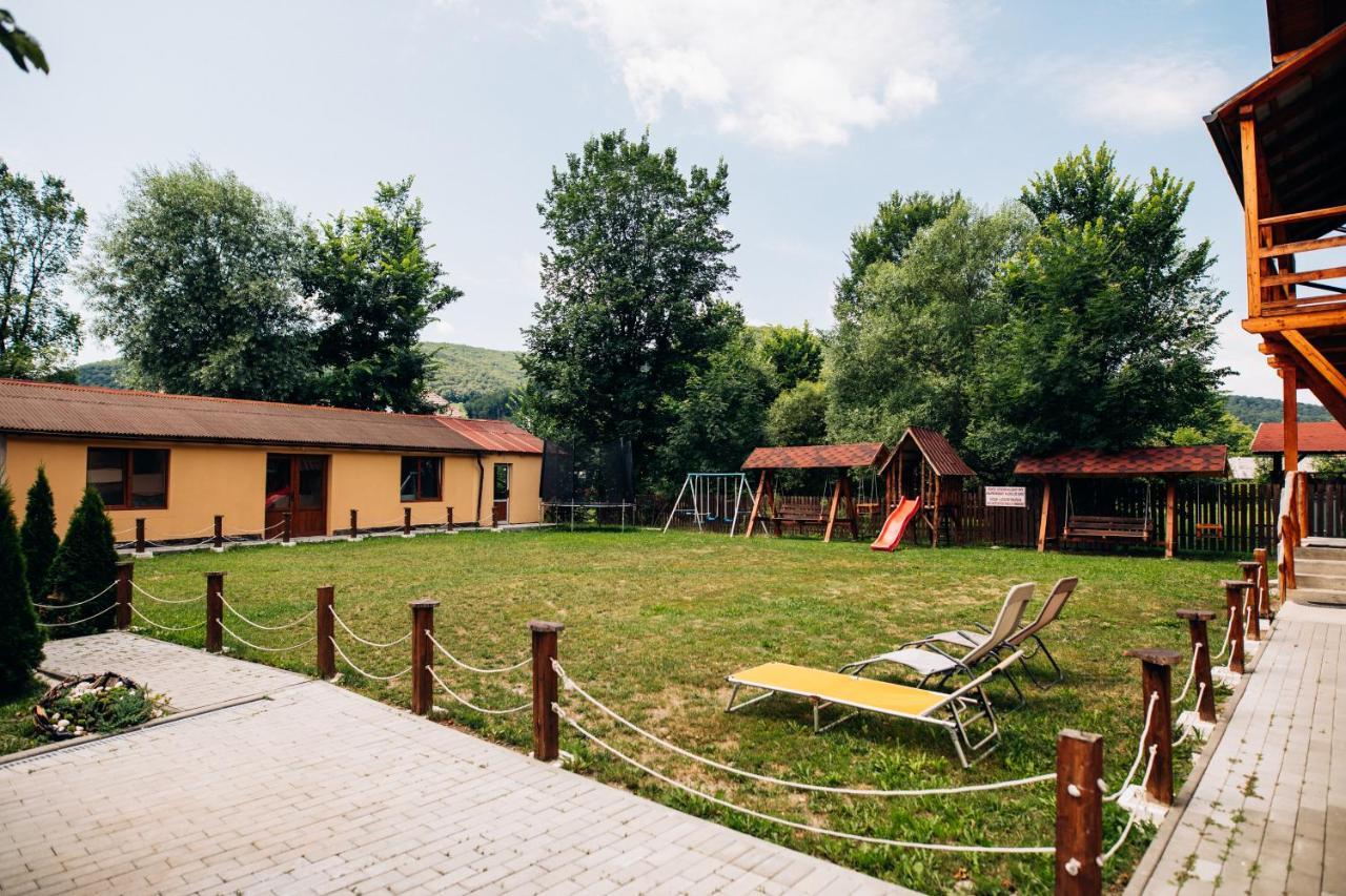 Iris 2 Panzió Parajd Kültér fotó